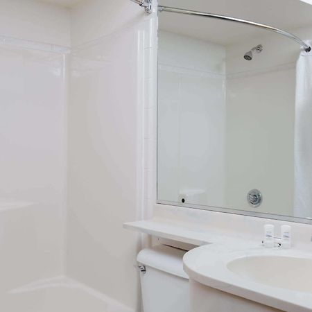 Baymont Inn & Suites By Wyndham Anchorage Airport Exteriör bild