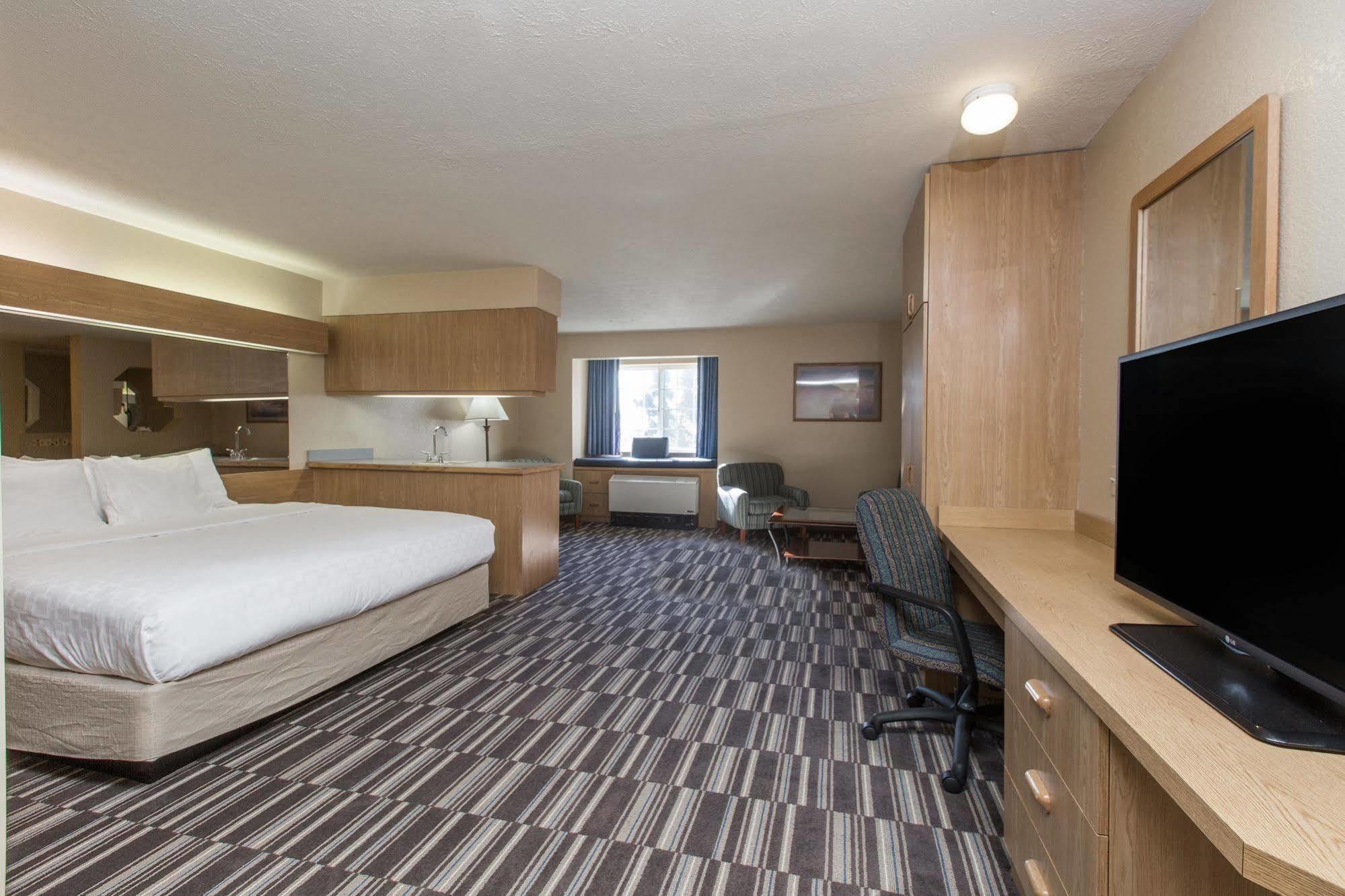 Baymont Inn & Suites By Wyndham Anchorage Airport Exteriör bild