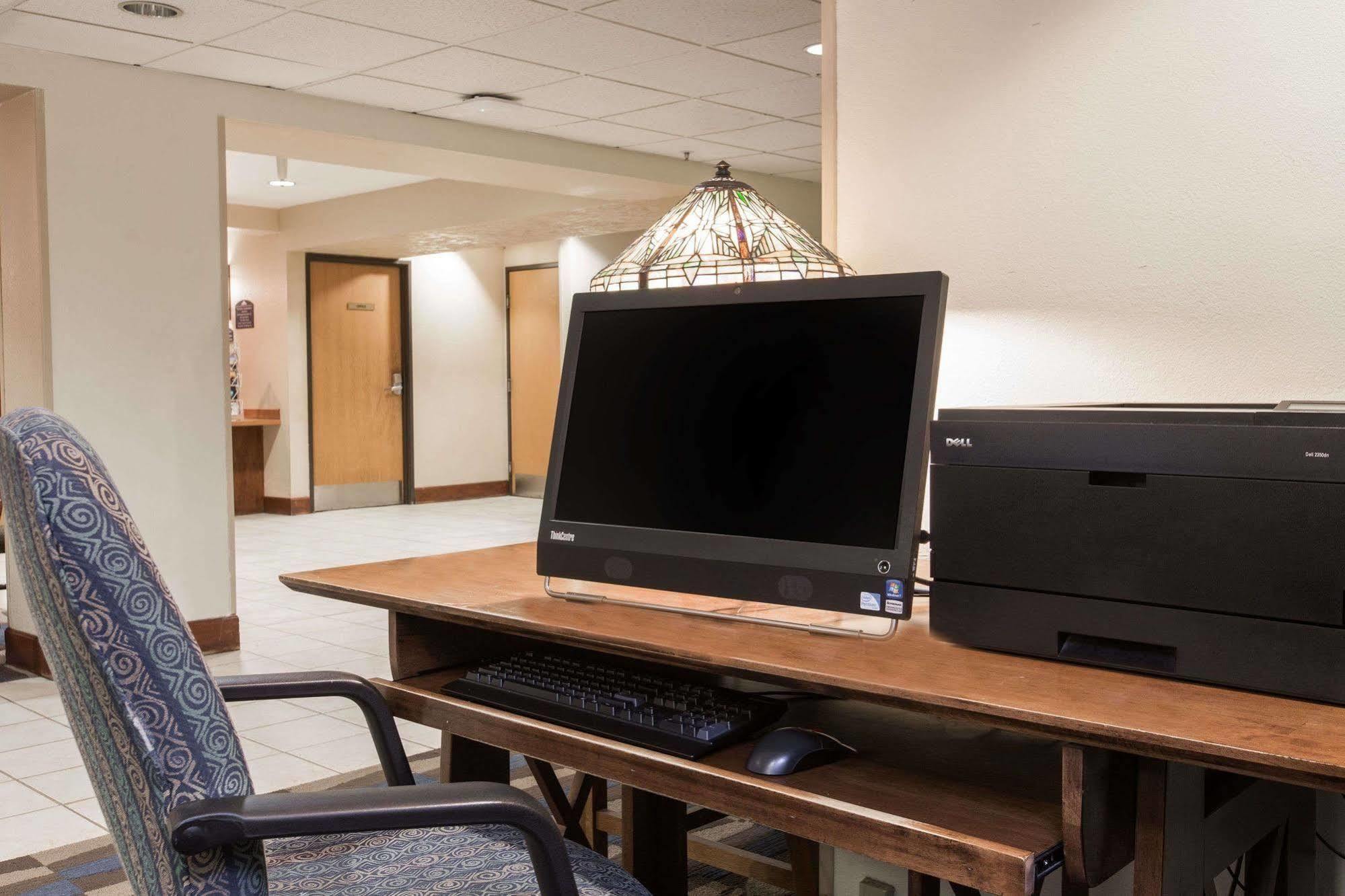 Baymont Inn & Suites By Wyndham Anchorage Airport Exteriör bild