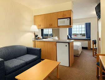 Baymont Inn & Suites By Wyndham Anchorage Airport Exteriör bild